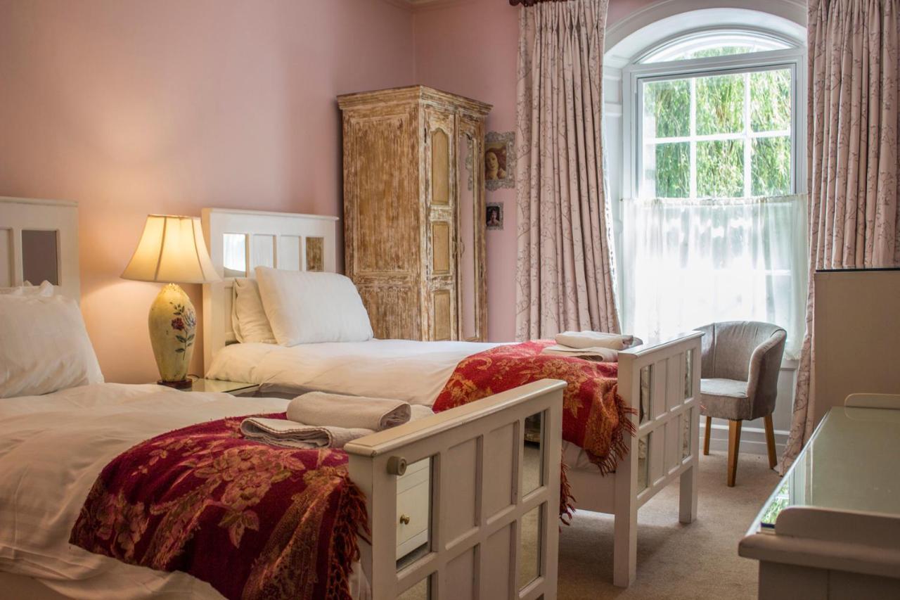 The Pembroke Arms Hotell Wilton  Eksteriør bilde