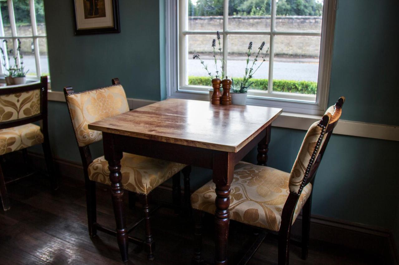 The Pembroke Arms Hotell Wilton  Eksteriør bilde