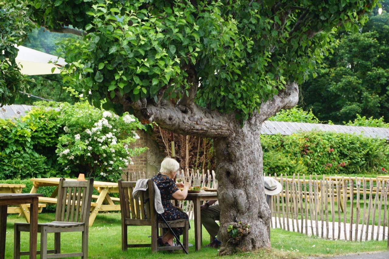 The Pembroke Arms Hotell Wilton  Eksteriør bilde