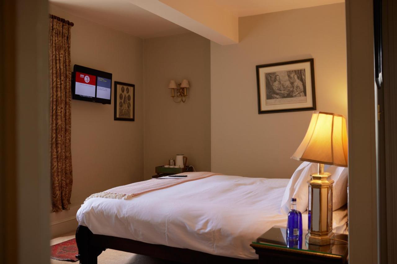 The Pembroke Arms Hotell Wilton  Eksteriør bilde