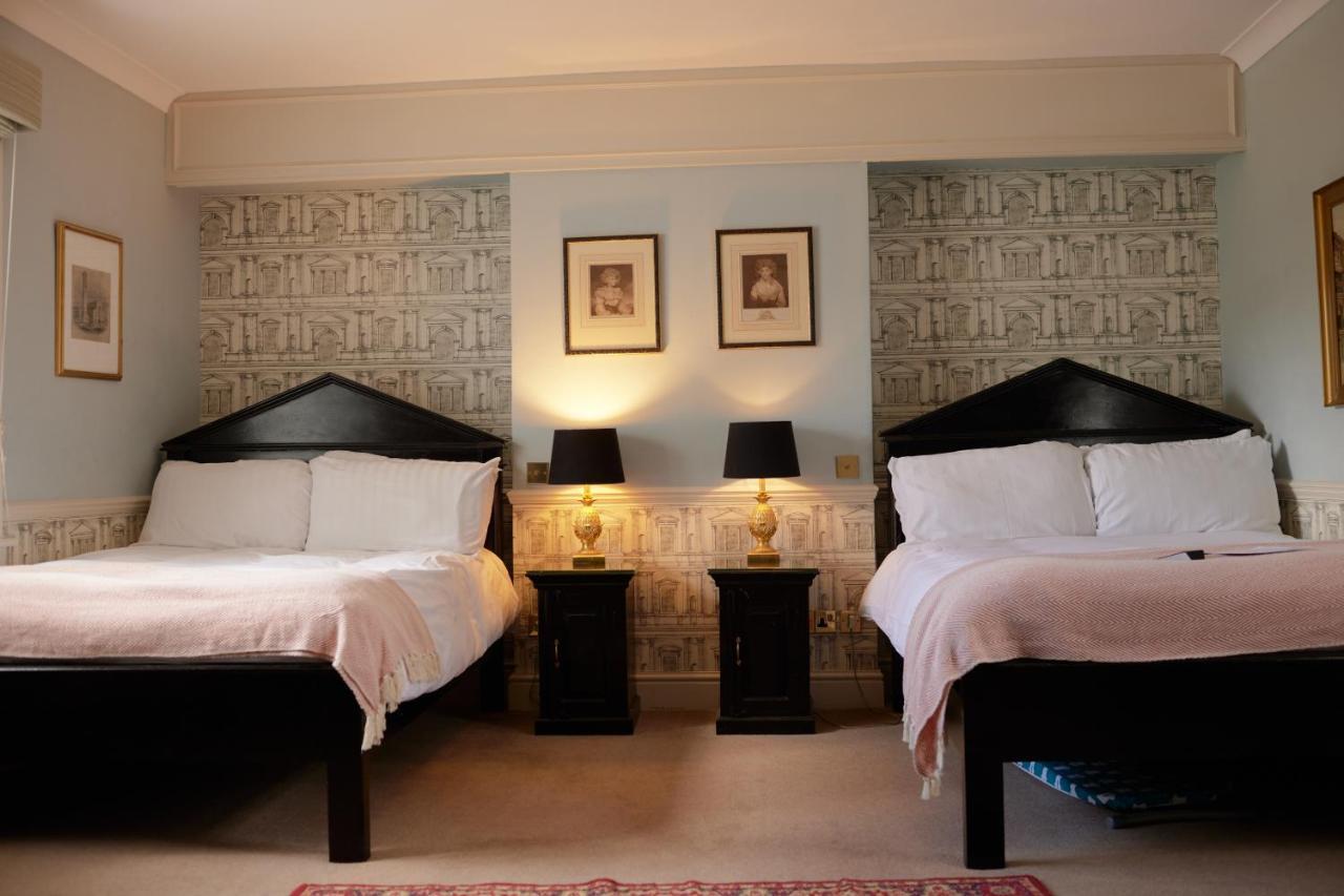 The Pembroke Arms Hotell Wilton  Eksteriør bilde