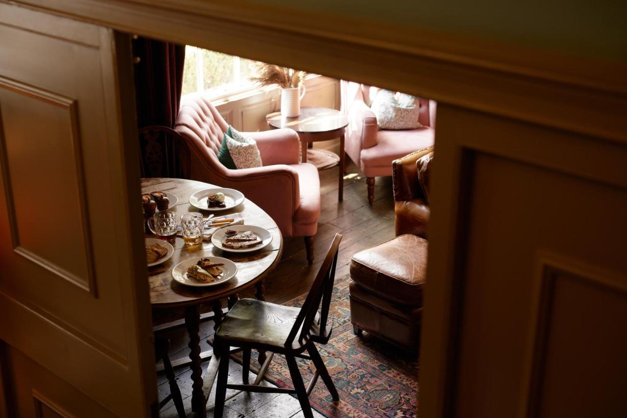 The Pembroke Arms Hotell Wilton  Eksteriør bilde
